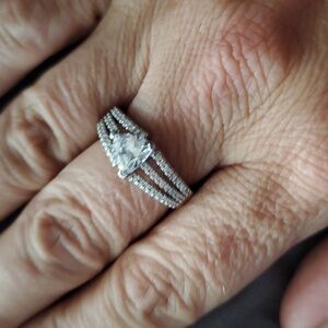 STERLING SILVER CRYSTAL GEMSTONE RING